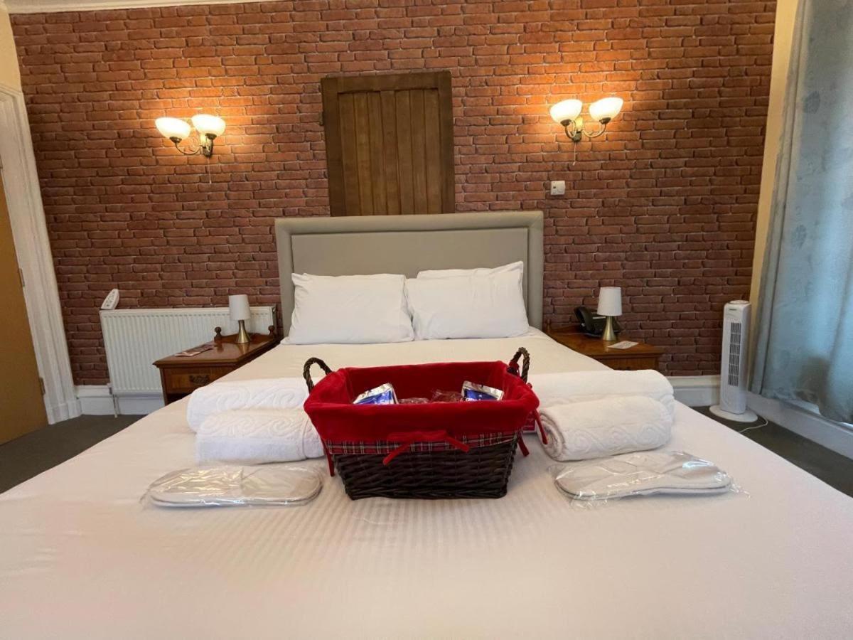 Milverton Hotel Манчестер Экстерьер фото
